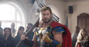 who plays thor in marvel